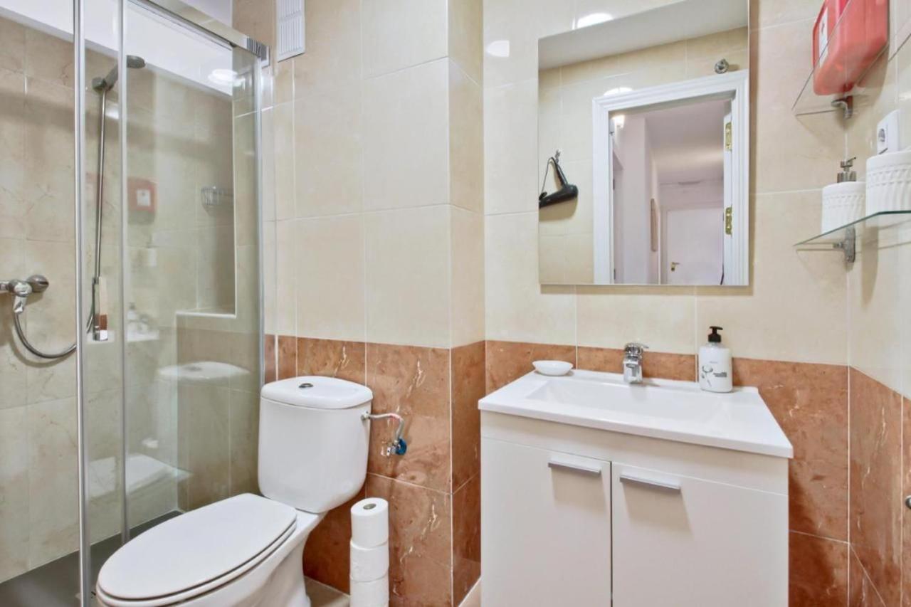 Amplio Piso Con Terraza Leilighet Málaga Eksteriør bilde