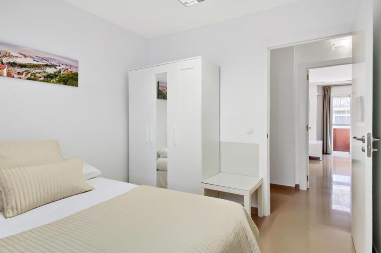 Amplio Piso Con Terraza Leilighet Málaga Eksteriør bilde