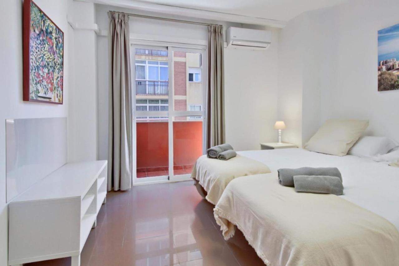 Amplio Piso Con Terraza Leilighet Málaga Eksteriør bilde
